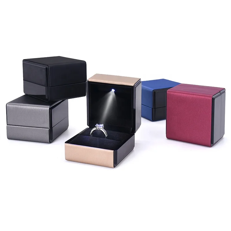 

Custom Logo Luxury Portable Ring Jewellery Boxes Packaging Led Light Leather Velvet Jewelry Gift Box For Wedding Engagement