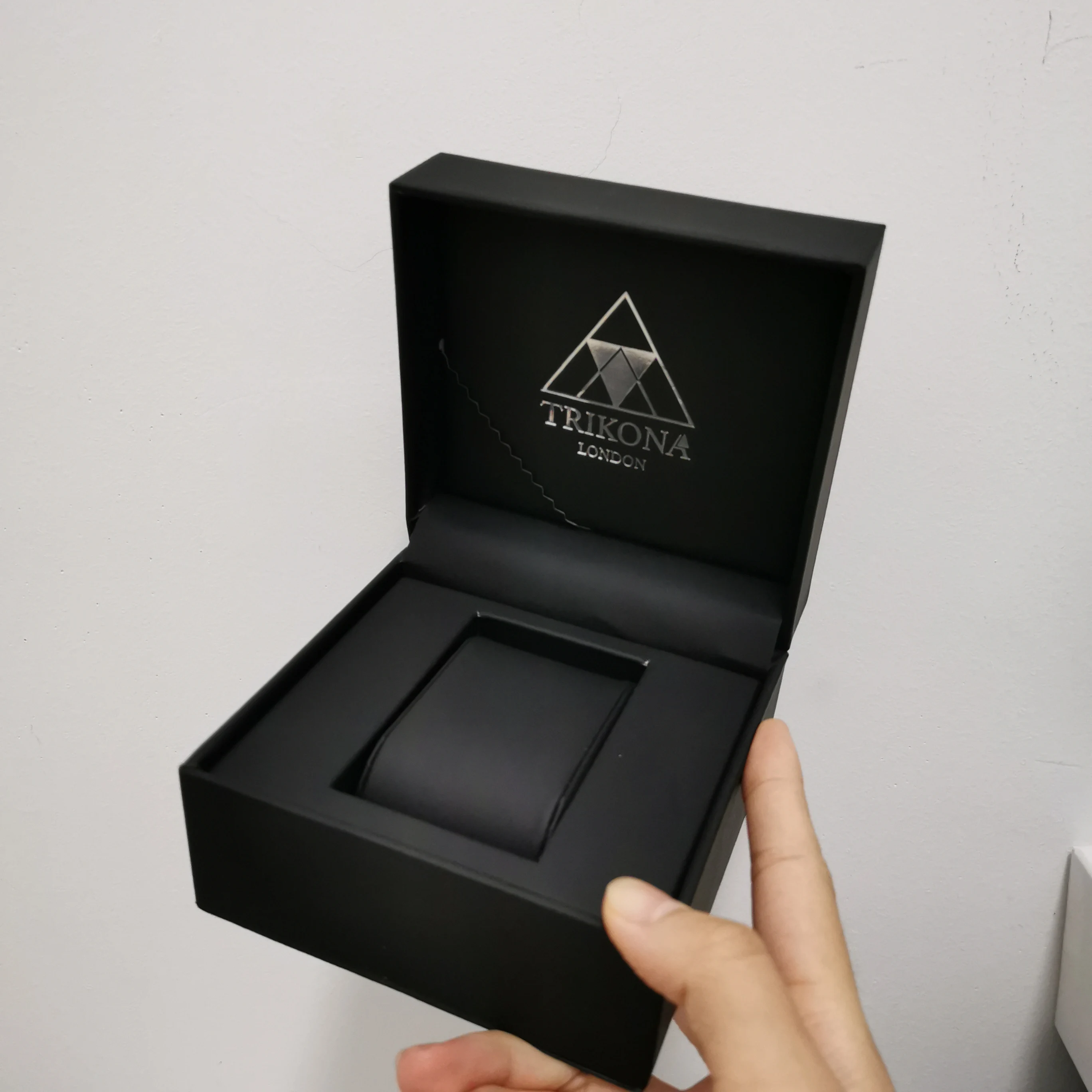 

Custom Logo Luxury High Quality Black PU Leather Watch Case Gift Packaging Single Watch Box Foam Insert, Custom color accepted