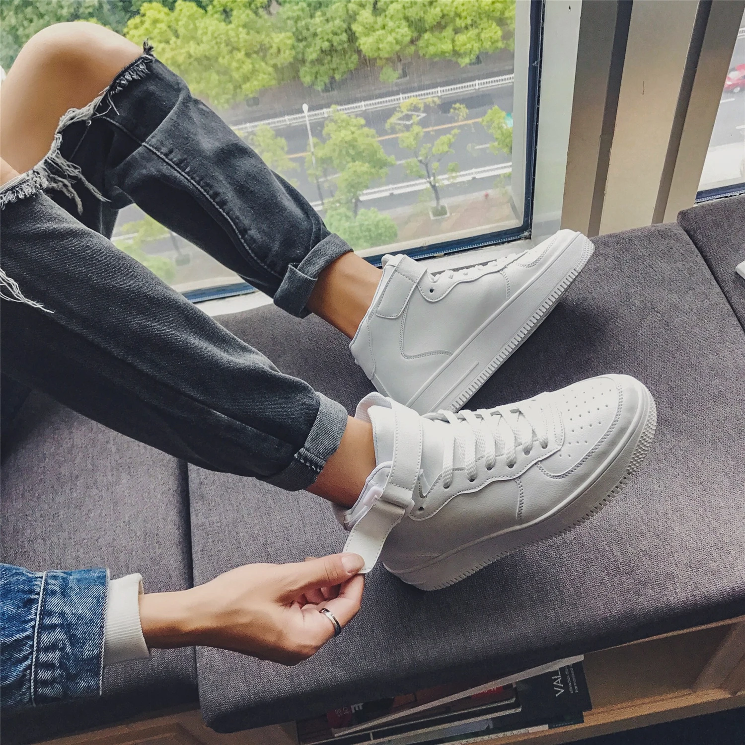 

European white leather top quality fashion colorful Sports basketball shoes for sneaker, Black,white
