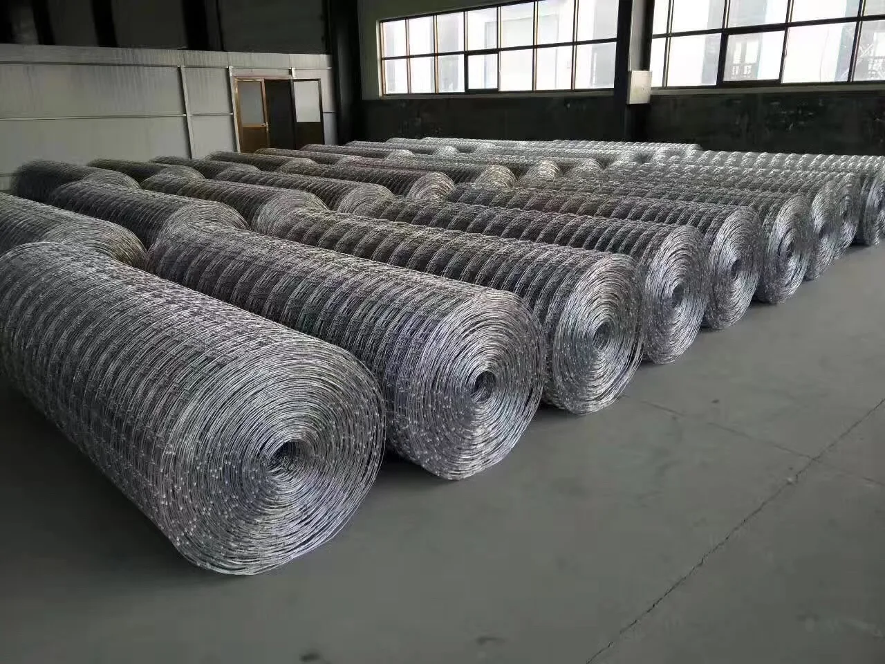 berita perusahaan terbaru tentang Pagar wire mesh tahan korosi yang kuat untuk pertanian  2