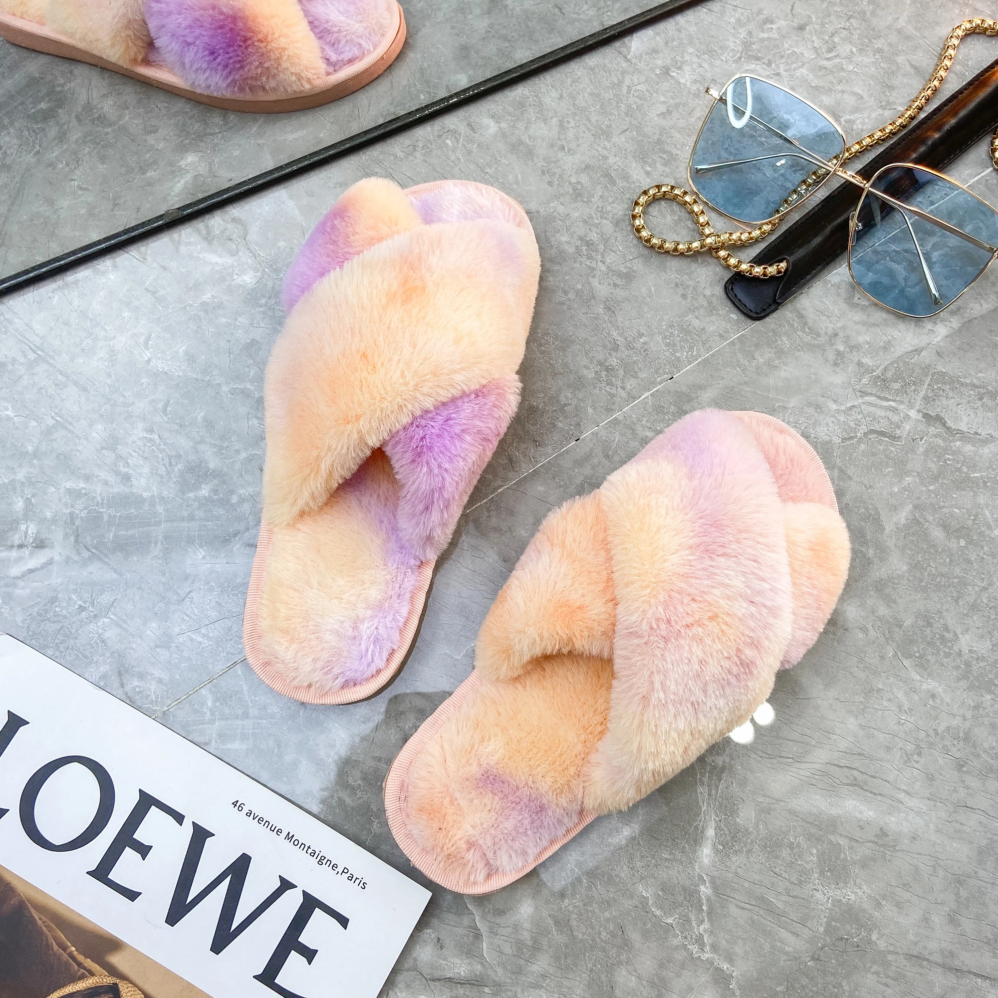 

Wholesale soft fashion slippers Popular style fur slides sandals hot sale Winter fur slippers, Picture shows