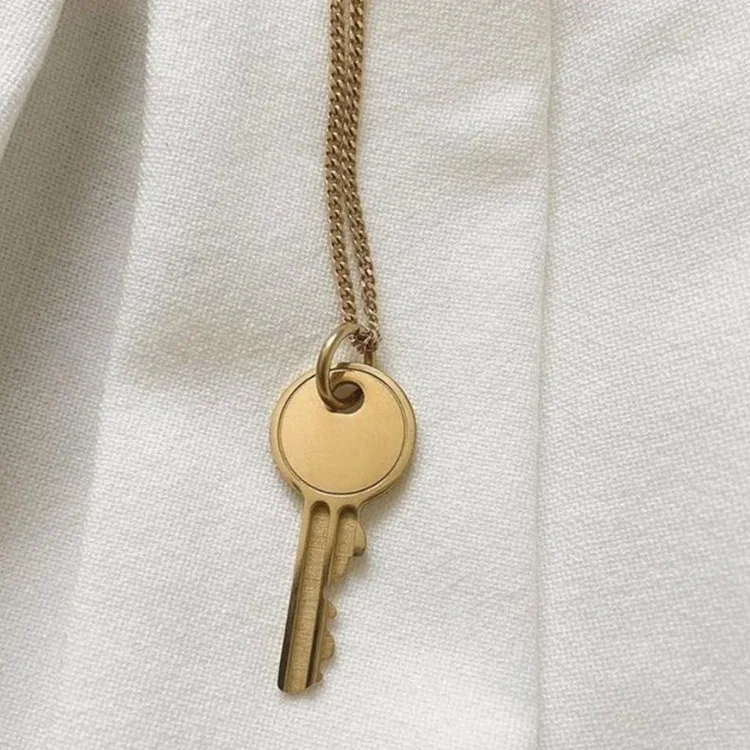 

Minimalist 18k Gold Plated Jewelry Necklace Fashionable Stainless Steel Key Necklace for Women, Gold color