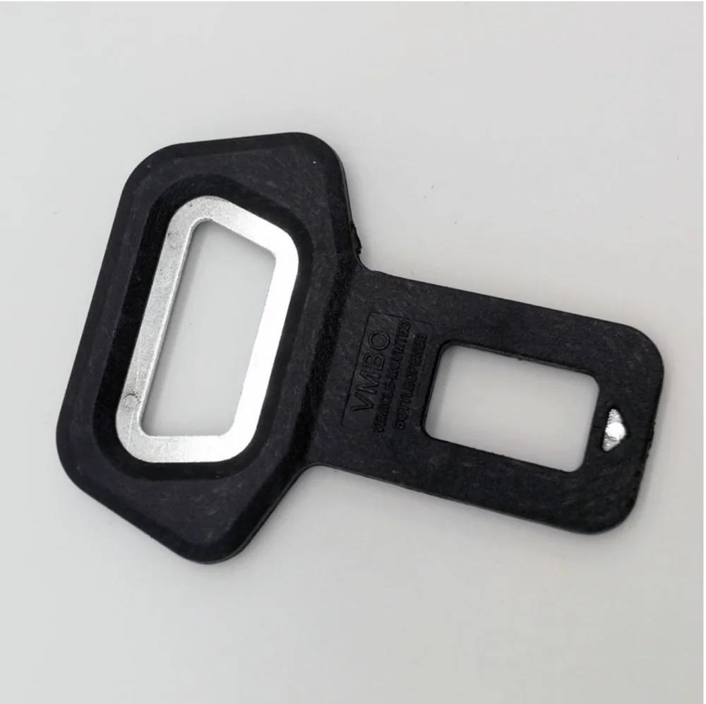 

Car Safety Seat Belt Buckle Clip Beer Bottle Opener Universal Car Seat Belt Buckles Bottle Opener Clip Vehicle Mounted Bottle O, Black