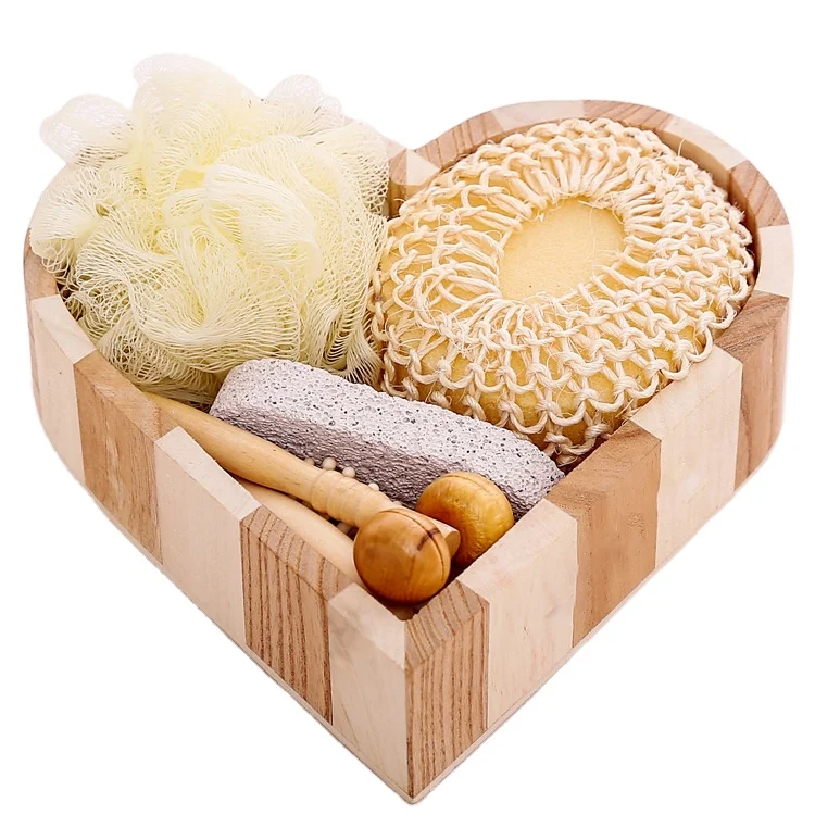 

Heart shaped wooden bucket set bath flower foot pumice stone massage comb wooden massager sisal sponge ball bath spa gift set, Picture