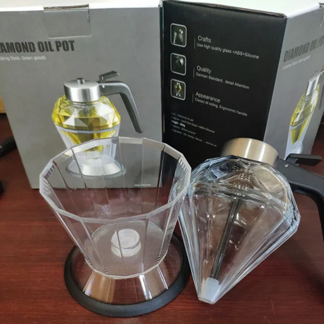 

Amazon New Design Fashion Intelligent Quantitative Food Safe Kitchen Cooking Oil Bottle Diamond Glass Oil Pot Clear, Black