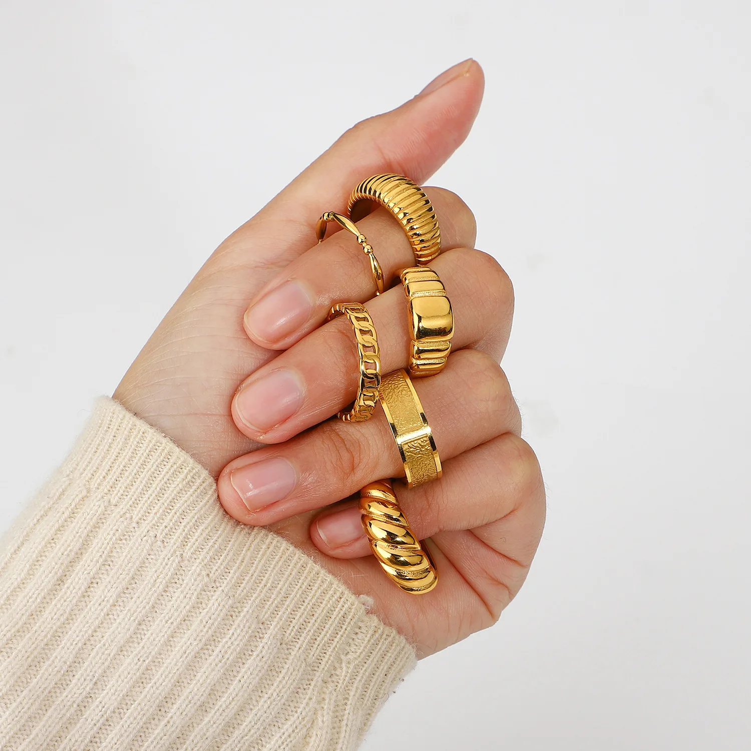 

18K Gold IP Plated Stainless Steel Statement Engraved Stripes Braided Twisted Rope Signet Chunky Croissant Ring