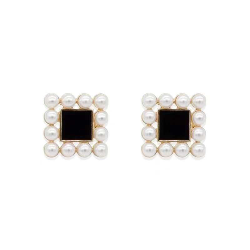 

Vintage Square Black Enamel Geometric Metal Imitation-Pearls Stud Earring Women Temperament Fashion Party Jewelry 2021