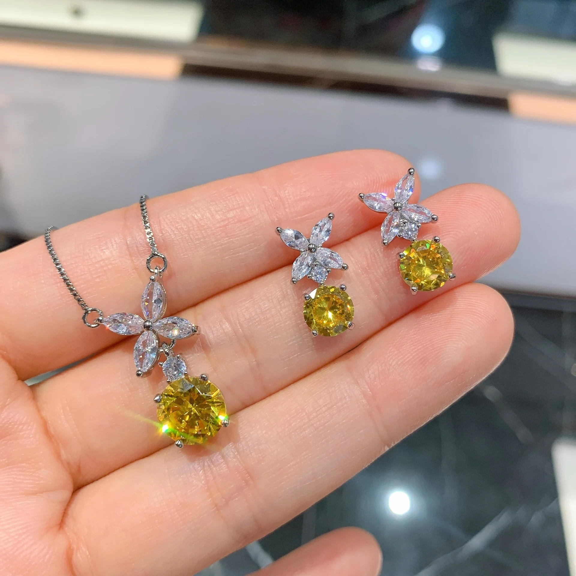 

Luxury Round Cut Gemstone Earrings/Pendant/Necklace Wedding Engagement Jewelry Sets