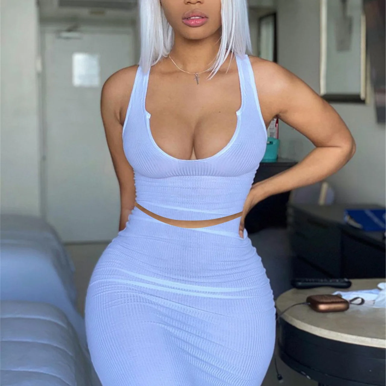 

2021 new arrival wholesale Sexy women 2 pieces set Hot sale solid summerskirt Sleeveless V-neck tank tops and long dress, 5color