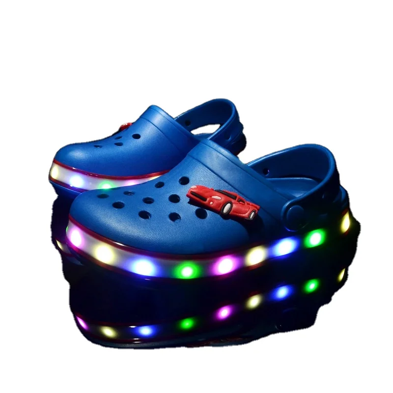 

Wholesale new glowing slippers EVA hole shoes funny lovely beach light kid sandals