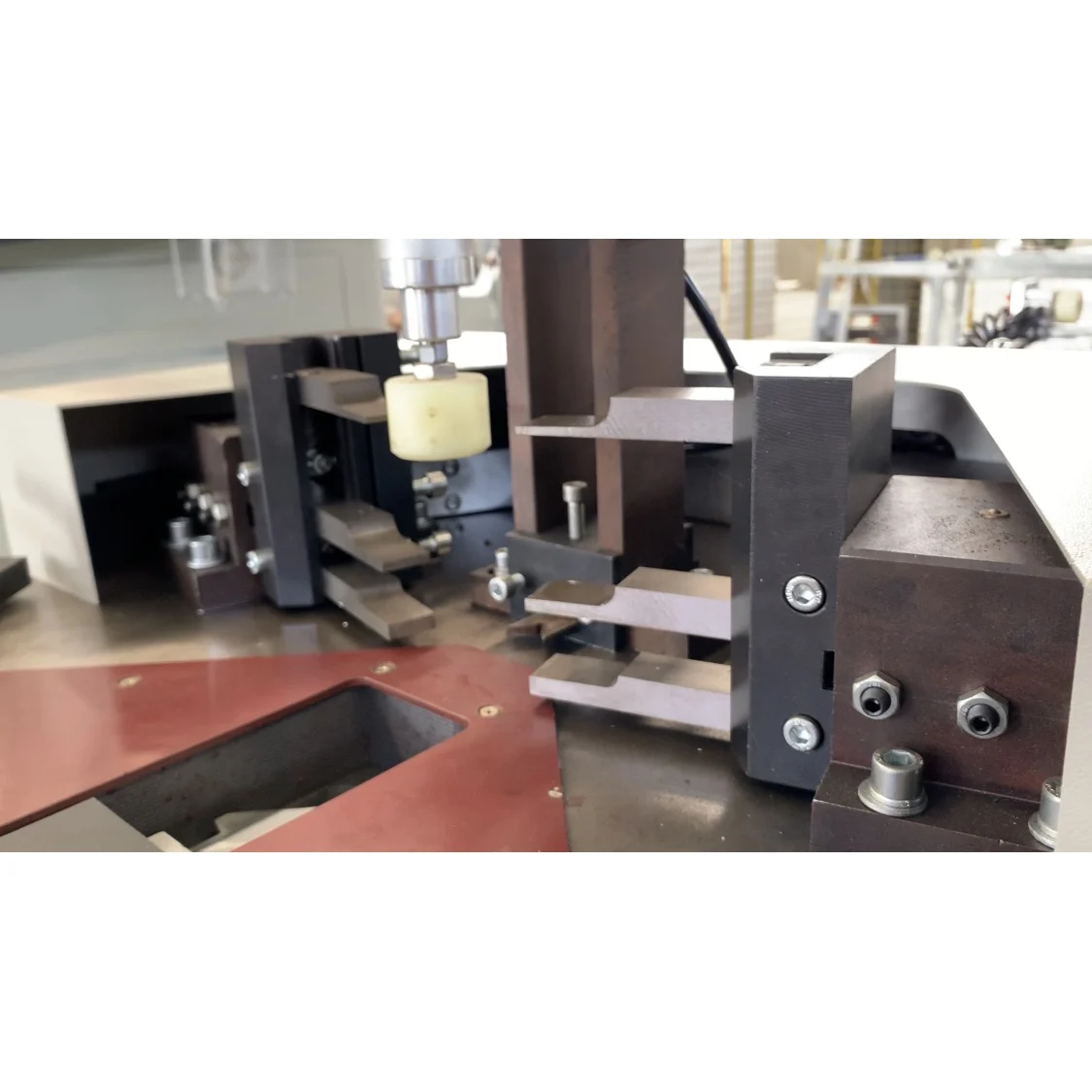 
Aluminum Windows Corner Crimping Machine 