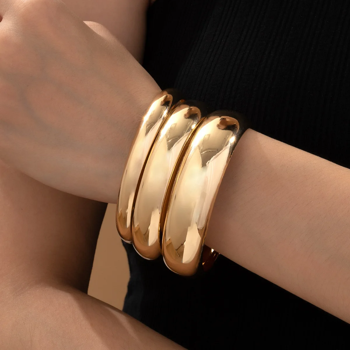 

New Arrivals 18k Gold Plated Chunky Dubai Bangles Jewelry Women Hip Hop Blank Bracelets Fine Wide Wristband Bangle Bracelet Set