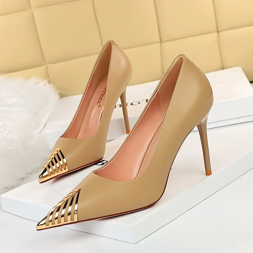 

Zapatos De Mujer Elegante MOQ 1 Pair Metal Decoration Suede Leather Pointed Sexy Bigtree Stiletto Heels Shoes