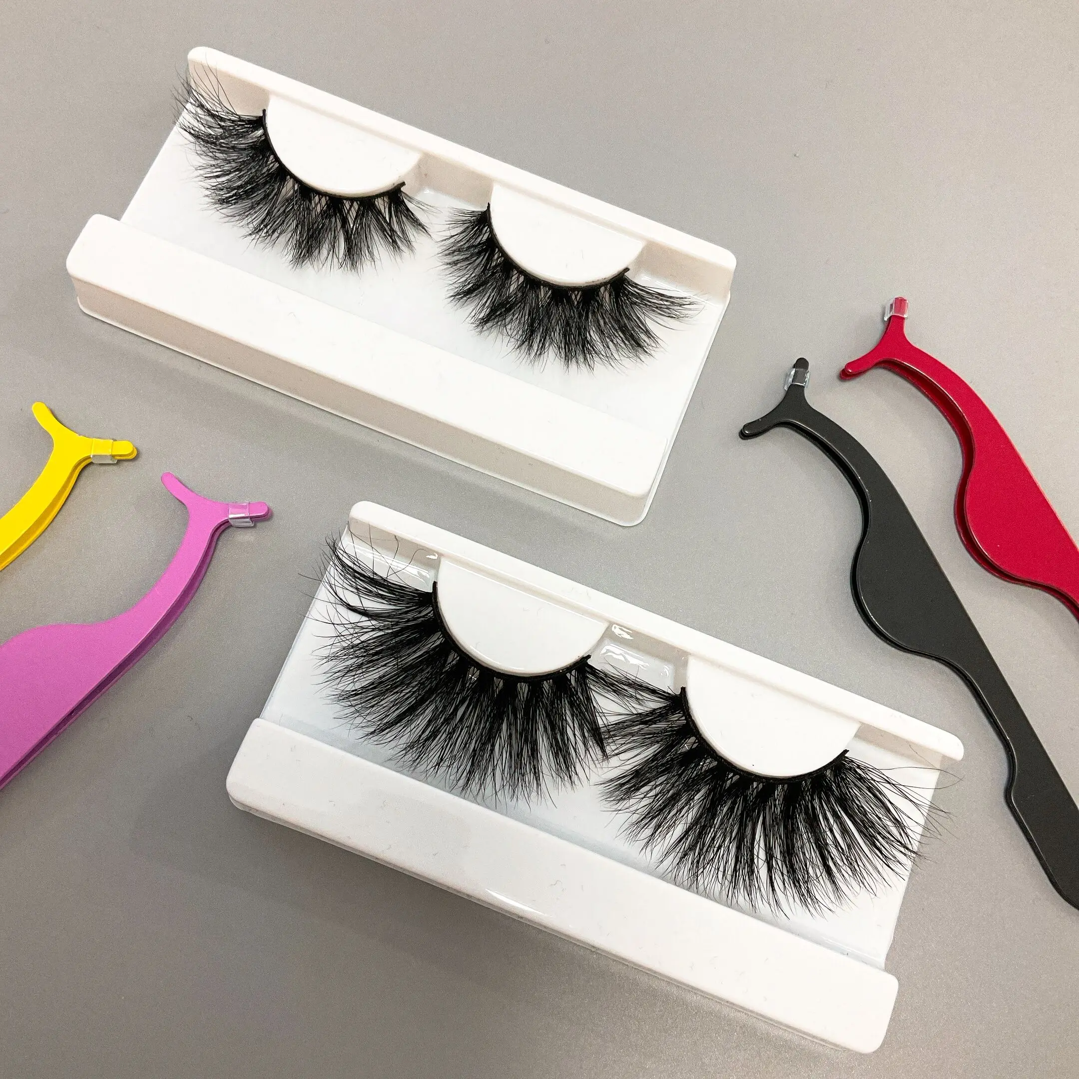 

Wholesale 25mm silk eyelashes faux mink lashes 3d fiber eyelash with eyelashes vendor custom packaging box, Black