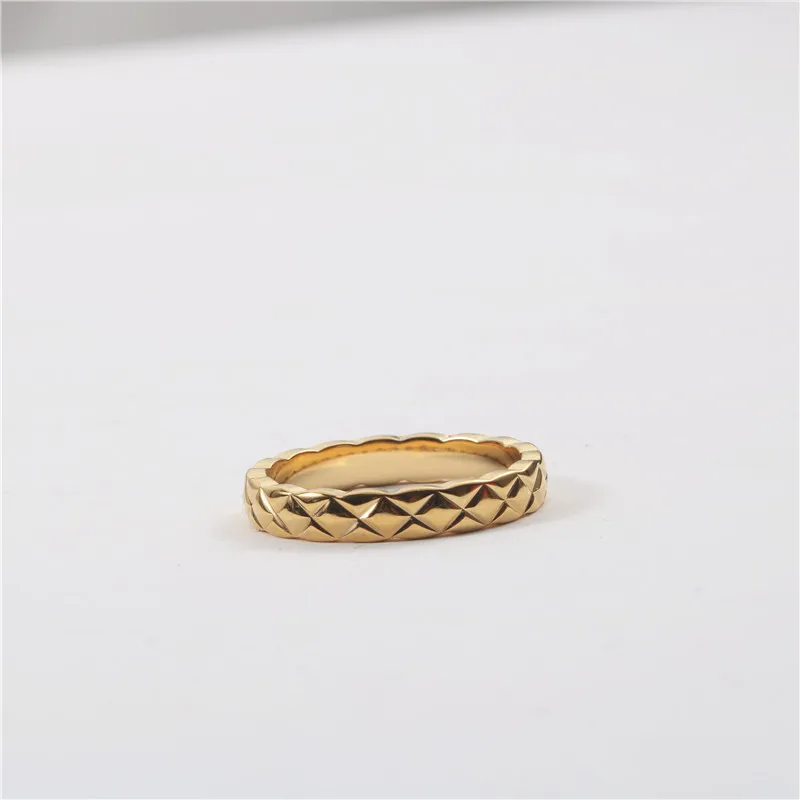

High End 18K Plain Gold Diamond Pattern Ring Stainless Steel Trendy Simple Gold Plated Jewelry