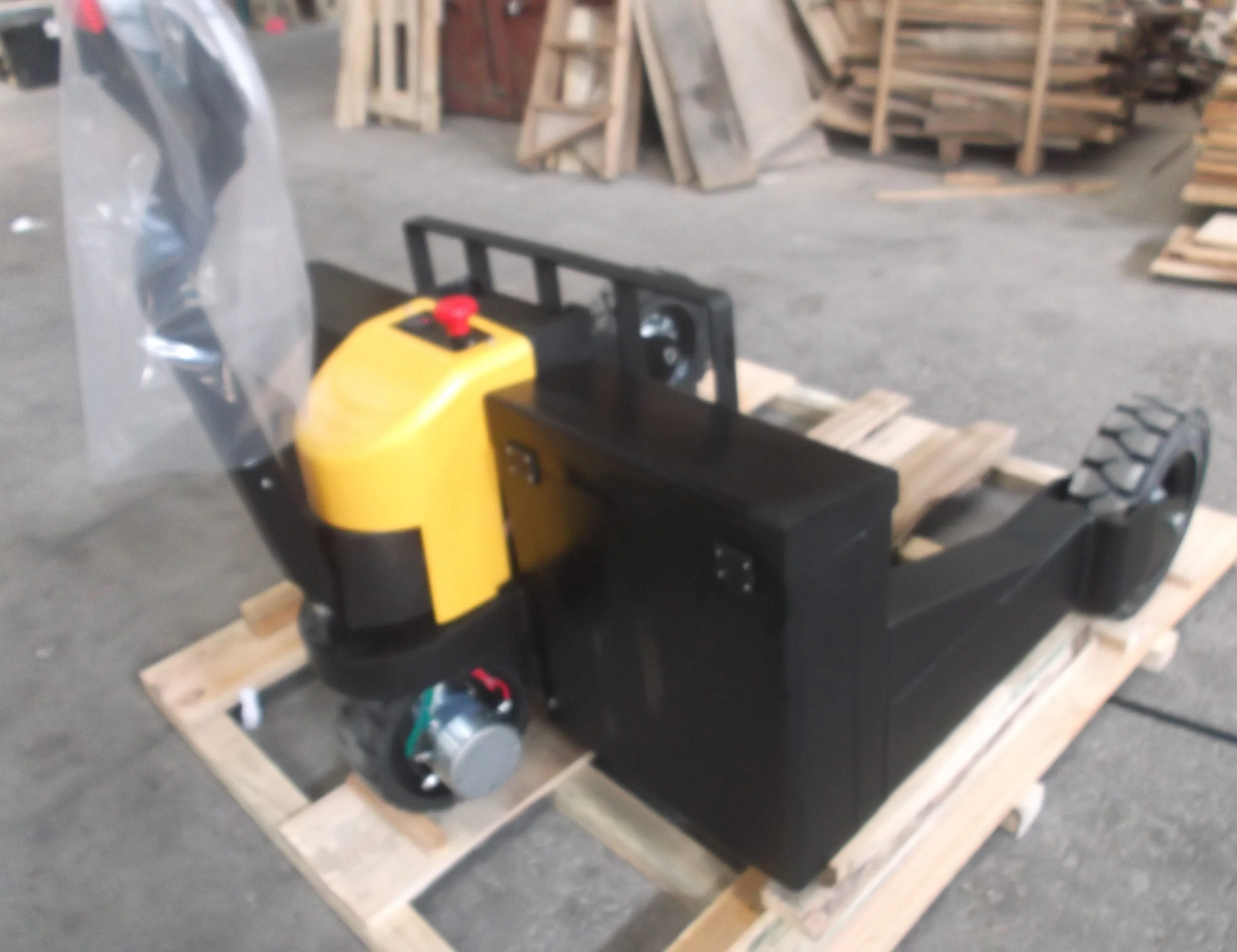 Rough Terrain Electric Pallet Truck 1300kg capacity for building site