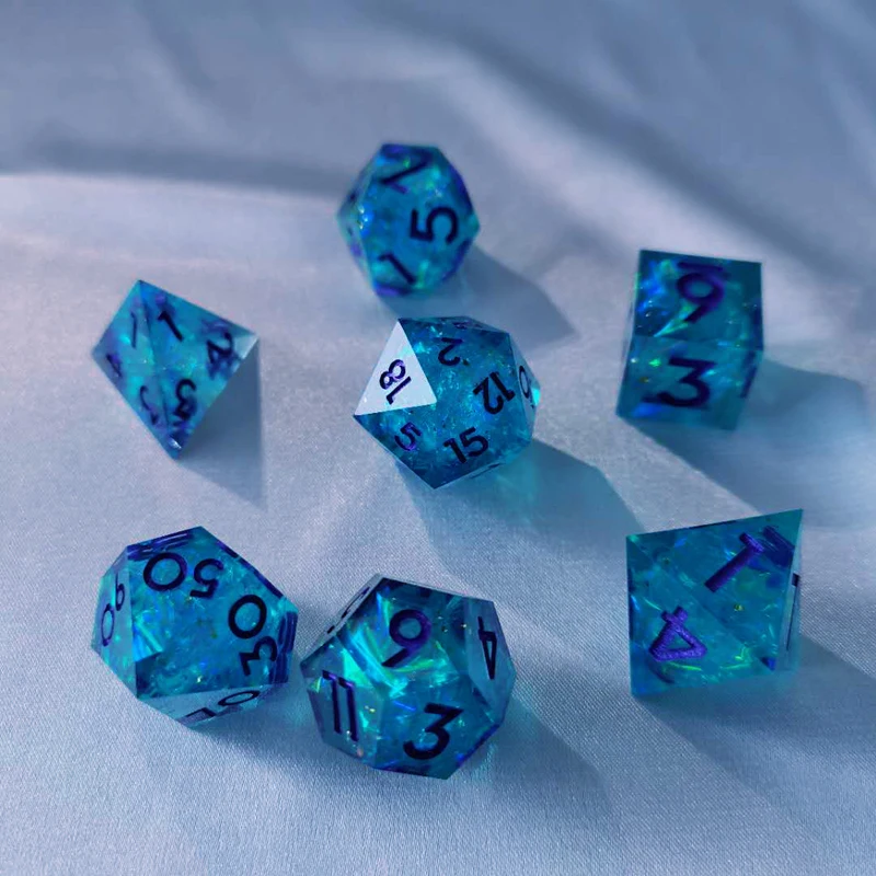 

Hot Sale Beautifully Designed OEM Resin Dice Set Color Accept Folding Material, Picture shows