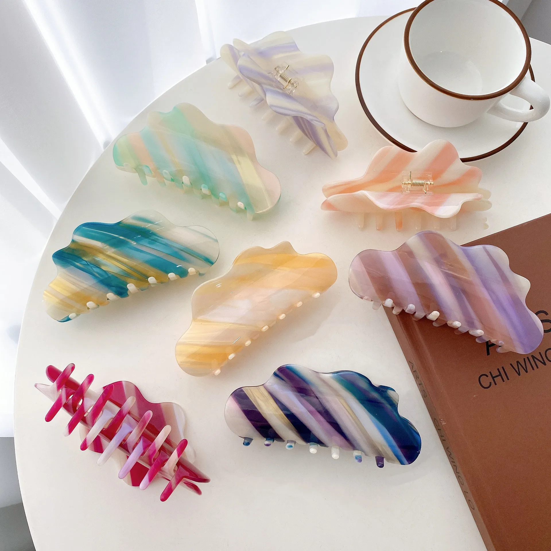 

Korean New Style Acetate Hair Claws 13cm Large Size Gradient Color Twill Hair Clips For Women