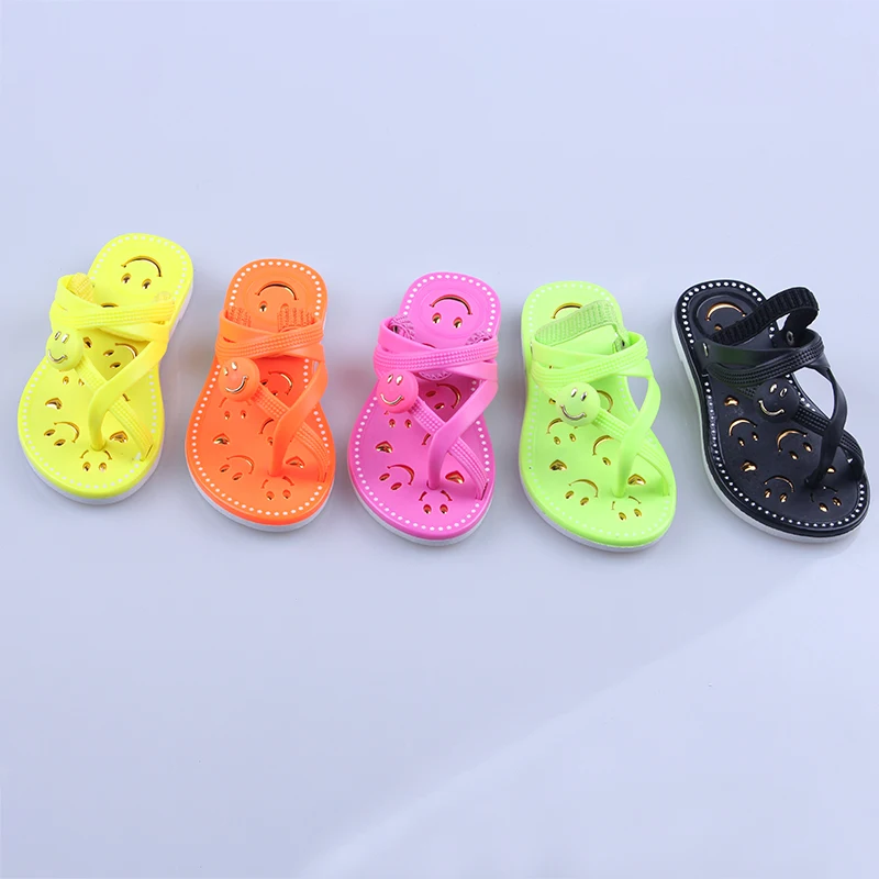 

2021Newly designed simple shoes with a variety of smiley faces
