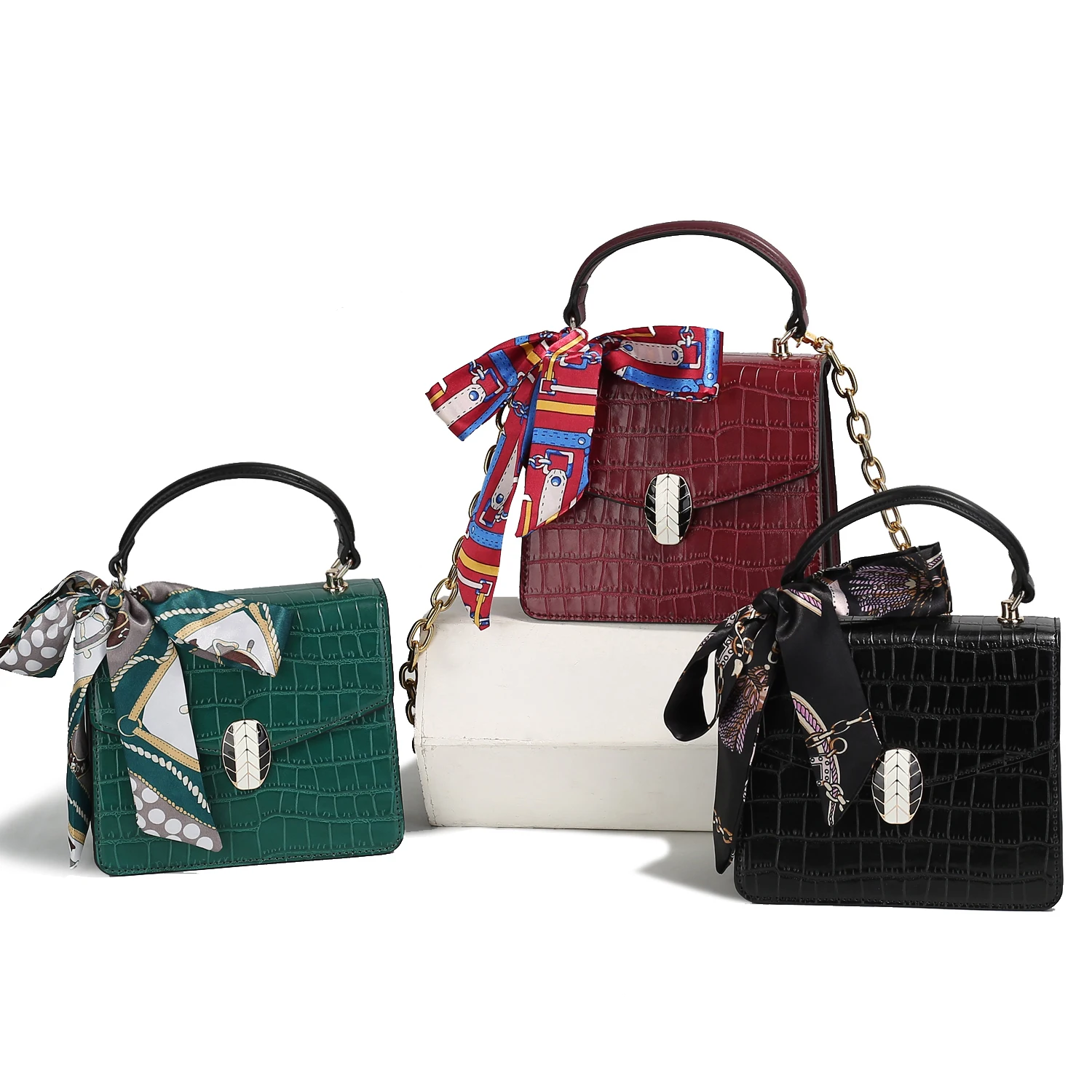 

Leaf buckle chain scarf crocodile leather portable women's diagonal bag crossbody bag