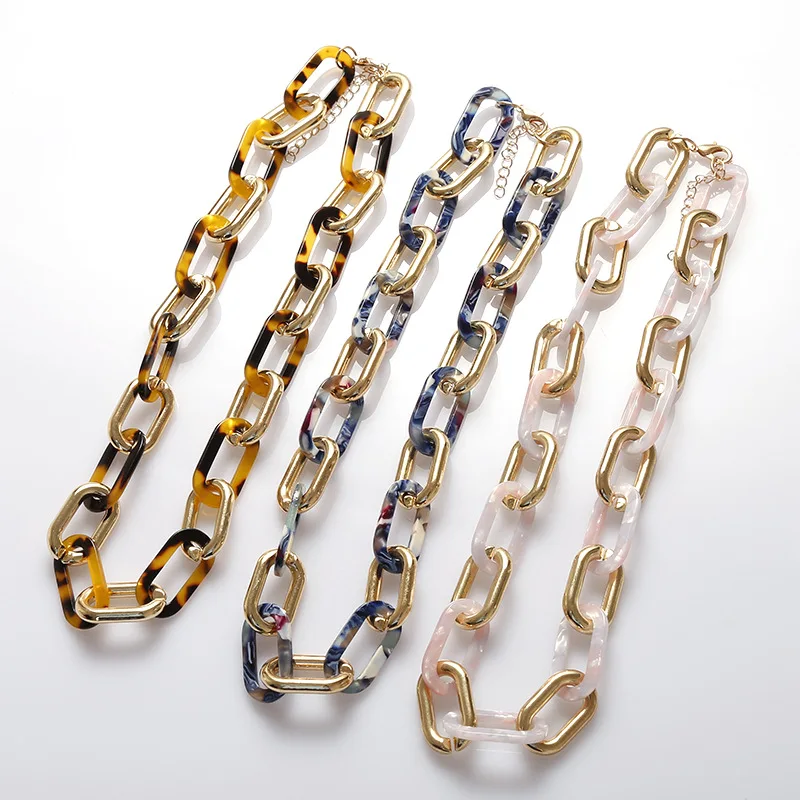 

Acrylic Acid Metal Buckle Stitching Leopard Plate Short Necklace Chain Cross-border Hot Sale, Picture shows