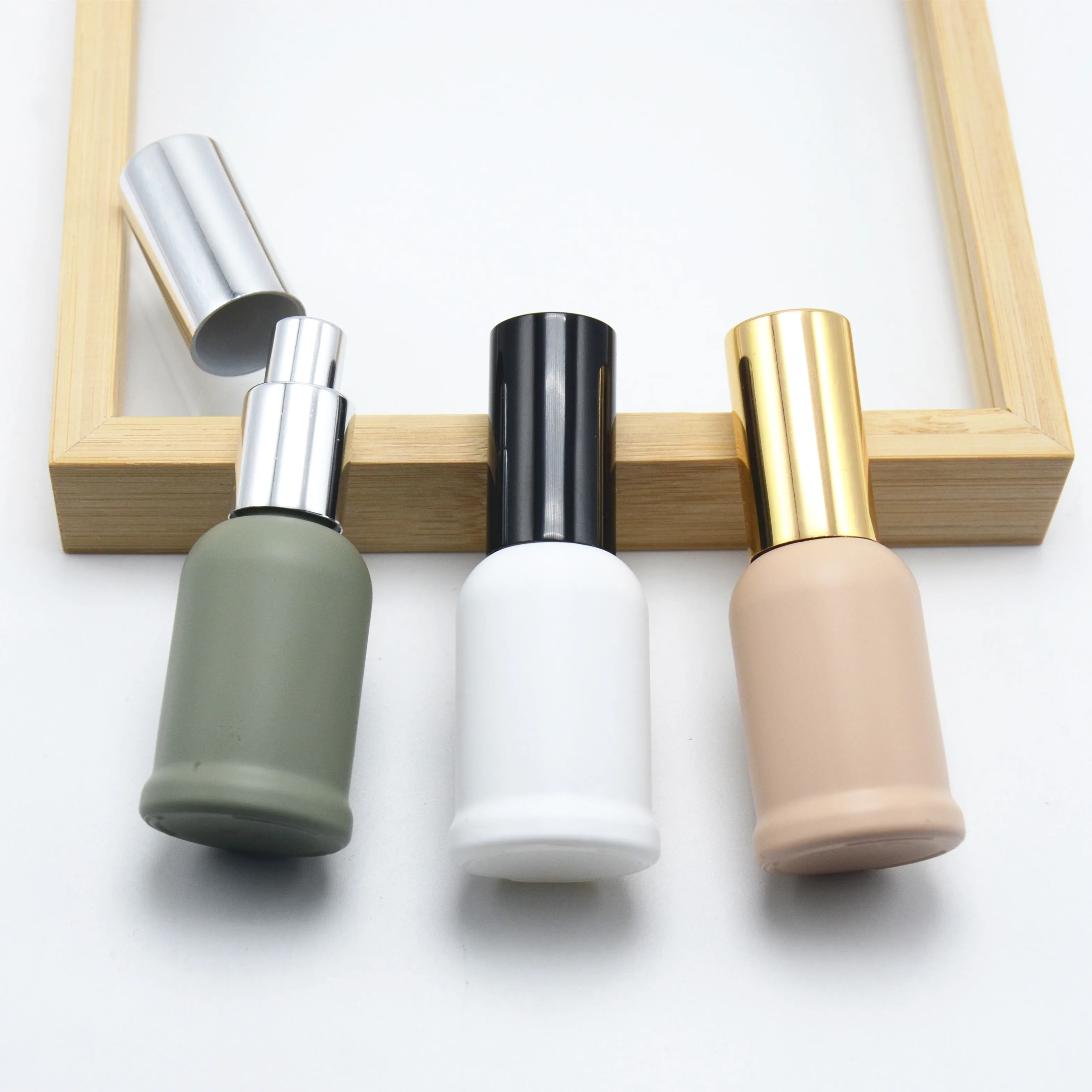 

Unique Packaging Empty 10ml Matte White Pink Green Mist Spray Glass Perfume Bottles with Electrolytic Aluminium Caps