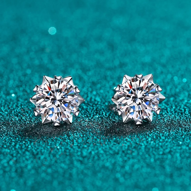 

Luxury Snowflake Stud Earrings Inlay Shiny Cubic Zircon Dainty Jewelry For Women Daily Accessories Birthday Gifts, Picture shows