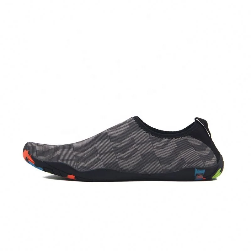 

Factory Wholesale Fashion Quick Drying Aqua Water Socks Wear Non Slip Sole Fishing Sports Wading Shoes, Black, blue, dark grey