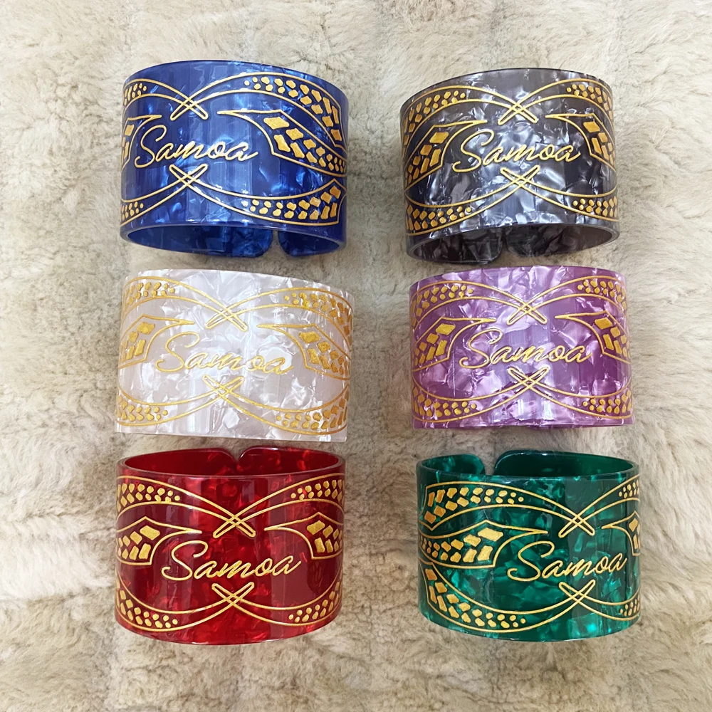 

2020 fashion bangles tortoise acrylic shell material with gold logo engraved cuff bangle bracelet for girls, Various