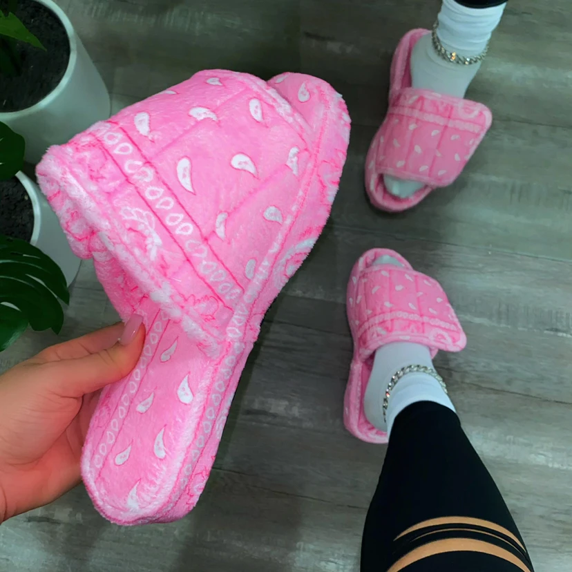 

2022 Women Fur Sandal Casual Lady Slipper Footwear Flat Beach Slide Outdoor Bandana Fur Platform Sandal New Fashion Shoe