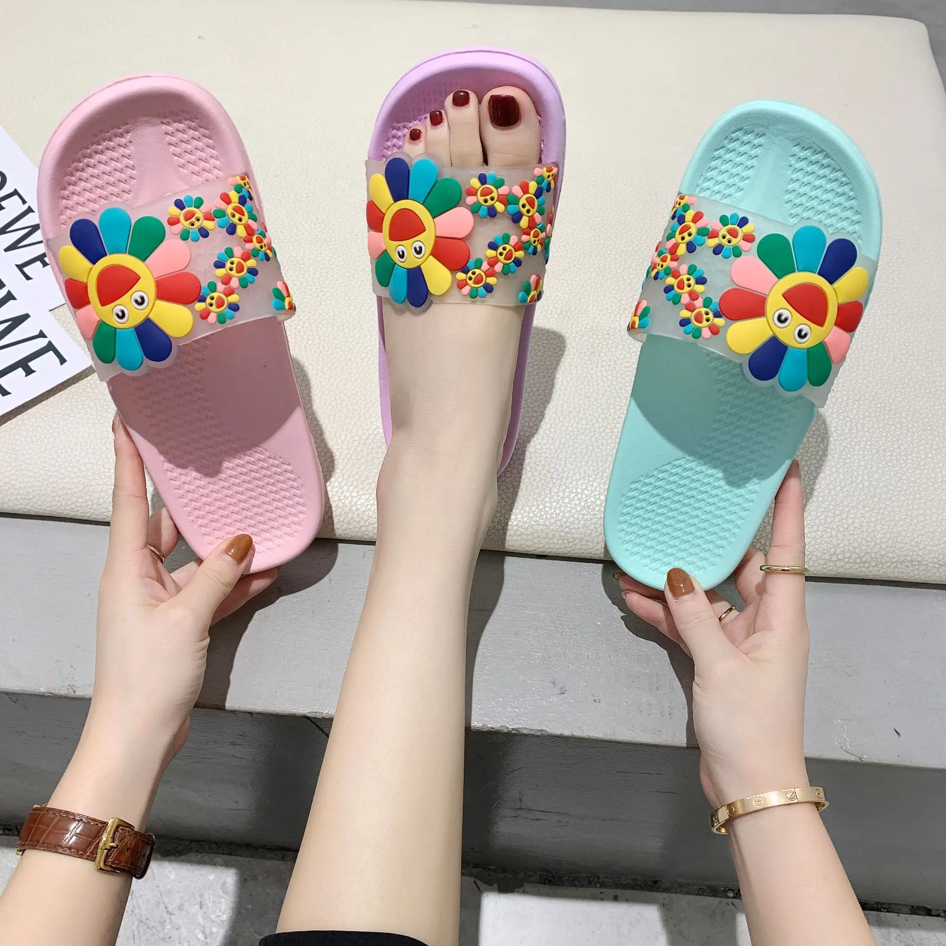 

Cute sun flower slippers female summer leisure home indoor and outdoor wear sandals EVA soft bottom beach shoes