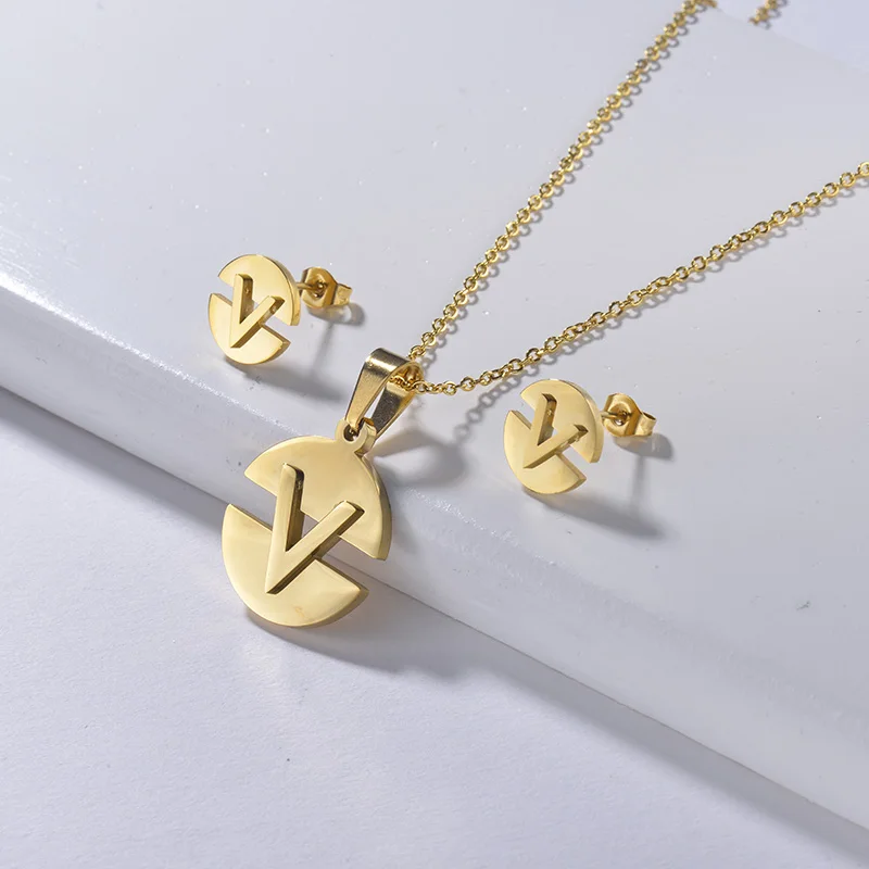 

BAOYAN China Jewelry Stainless Steel Fashion Stainless Steel 18k Gold Letter Initial Necklace Earrings Women Jewelry Set