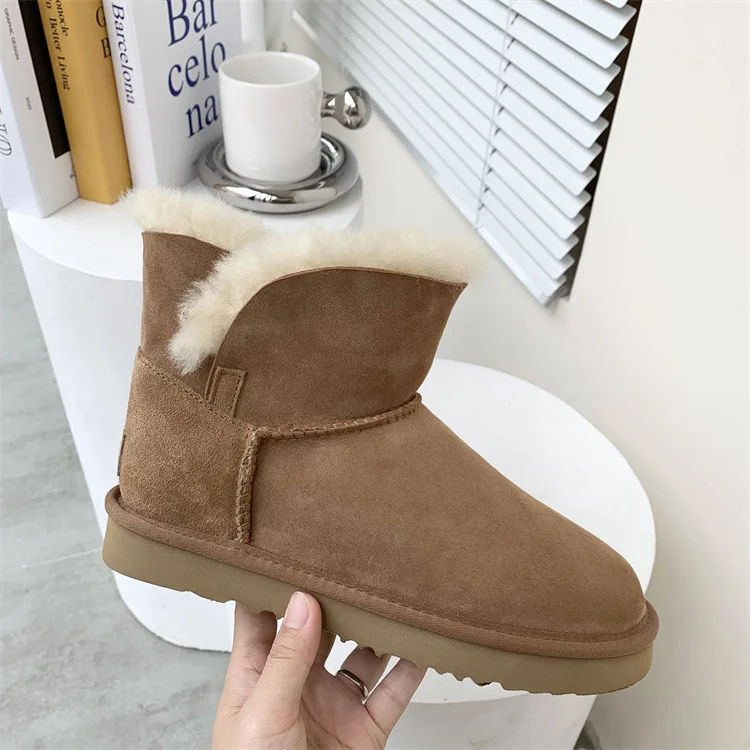 

Factory Direct Wholesale Winter Warm Sheepskin Fur Boots Waterproof Furry Snow Boots For Women in Winter, Customized color