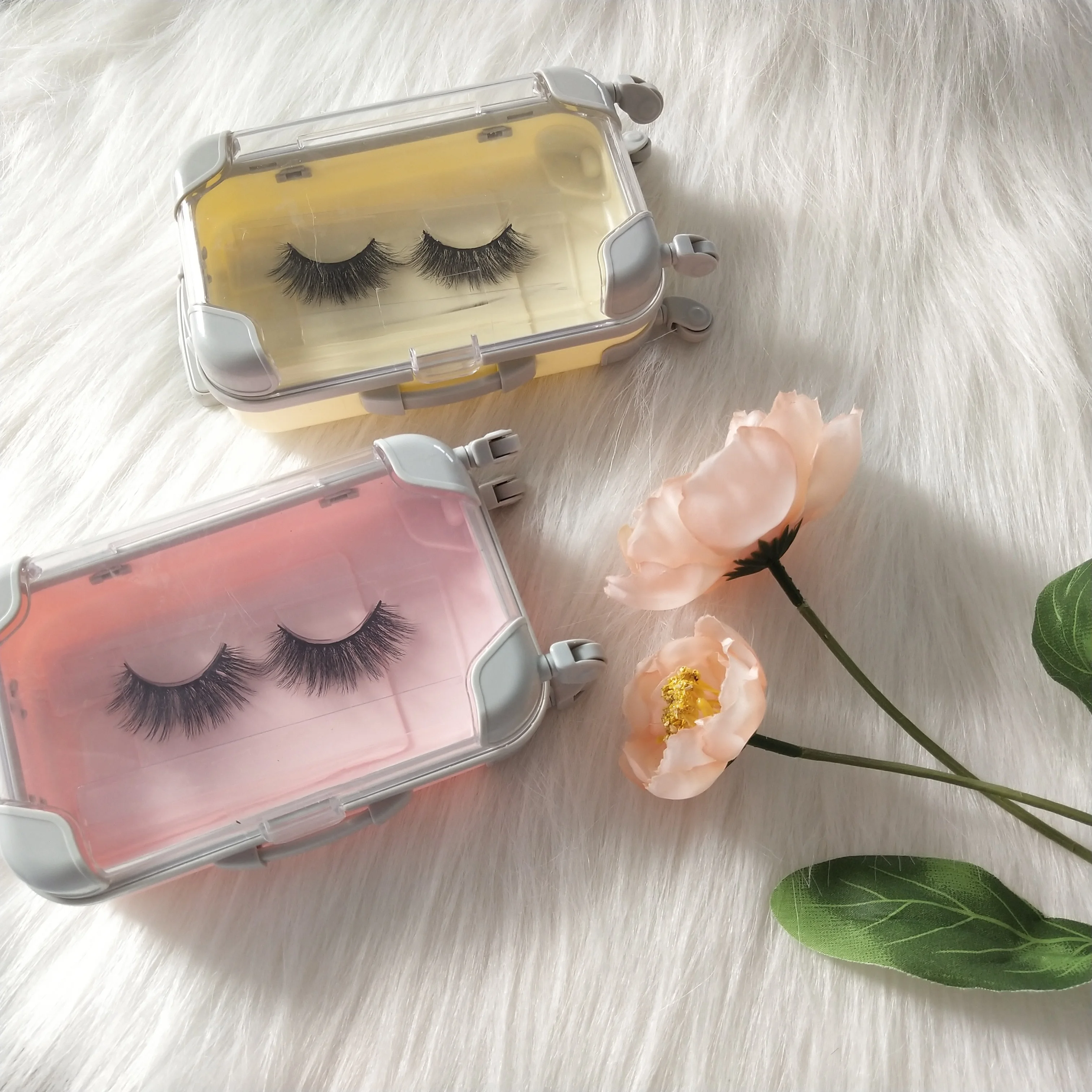 

Mink Lash Vendor Suitcase Packaging Eyelash Mini Suitcase Hand Made Natural Cotton Long Eyelash 25MM 3D Mink Eyelashes