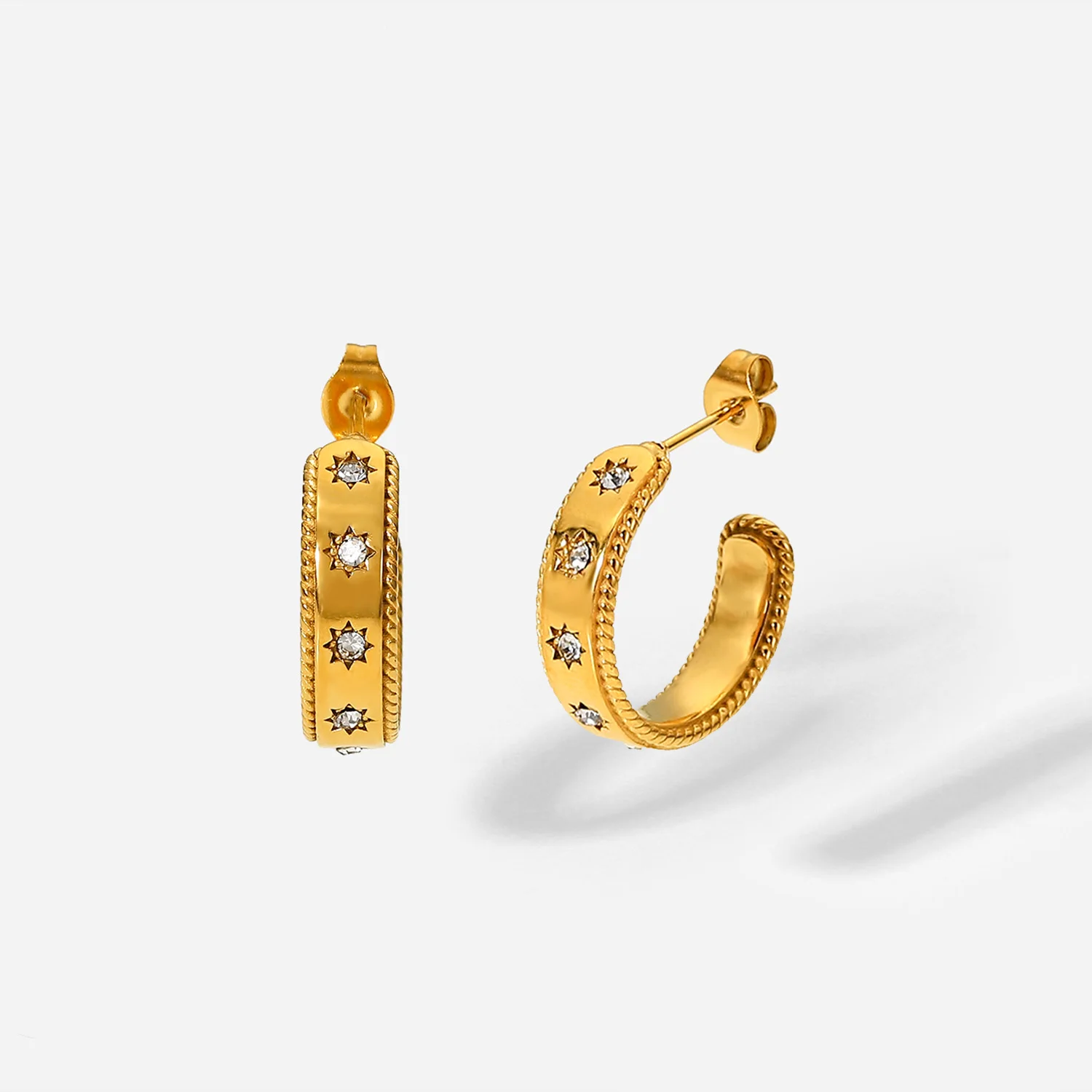 

Luxury Style 18K Gold Plated Hoop Earrings Stainless Steel Micron Star Zircon Flat Wide C-shaped Earrings For Women