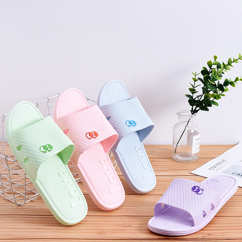 

Fashionable and high quality PVC slippers for lovers of men and women, Multicolor optional