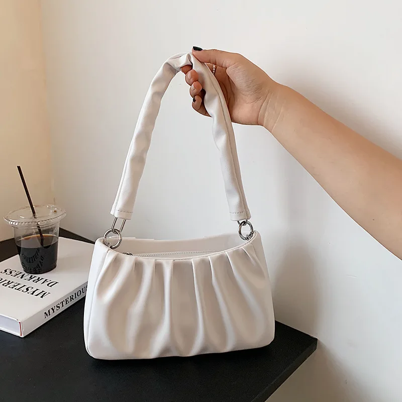 

Retro personality shoulder armpit fold bag western fashion 2021 European and American temperament messenger bag
