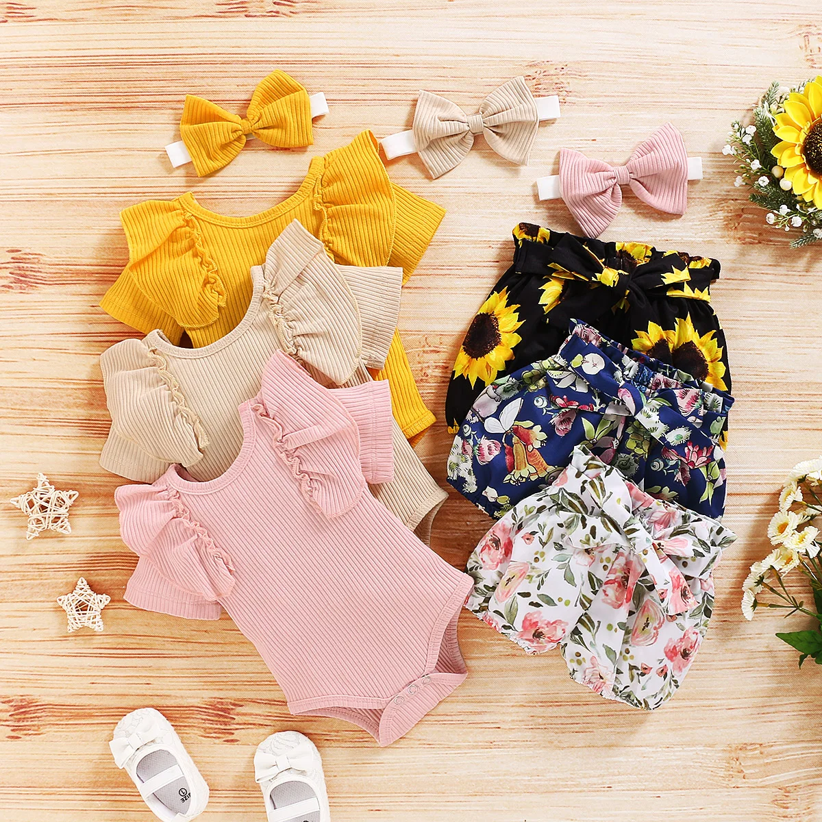

New Born Baby Clothes Set Flutter Sleeve Romper And Floral Shorts Girls' Clothing With Headband M2031