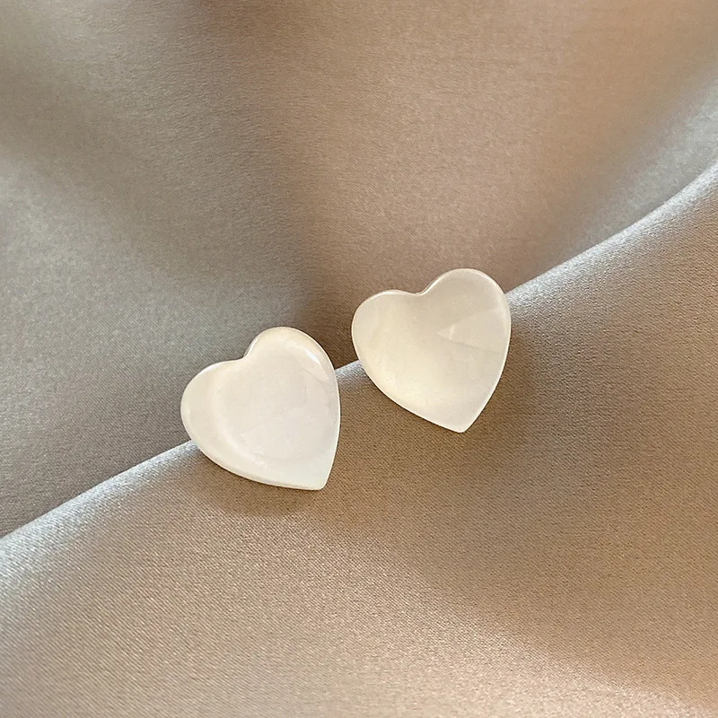 

Best Selling S925 Needle Cats-Eyes Stone Opal Heart Earrings Heart Shape White Korean Jade Earrings For Women Girl