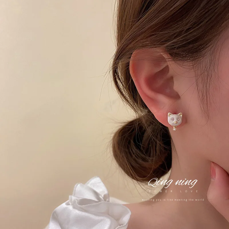 

wholesale earrings charms white tiny stud cat earring