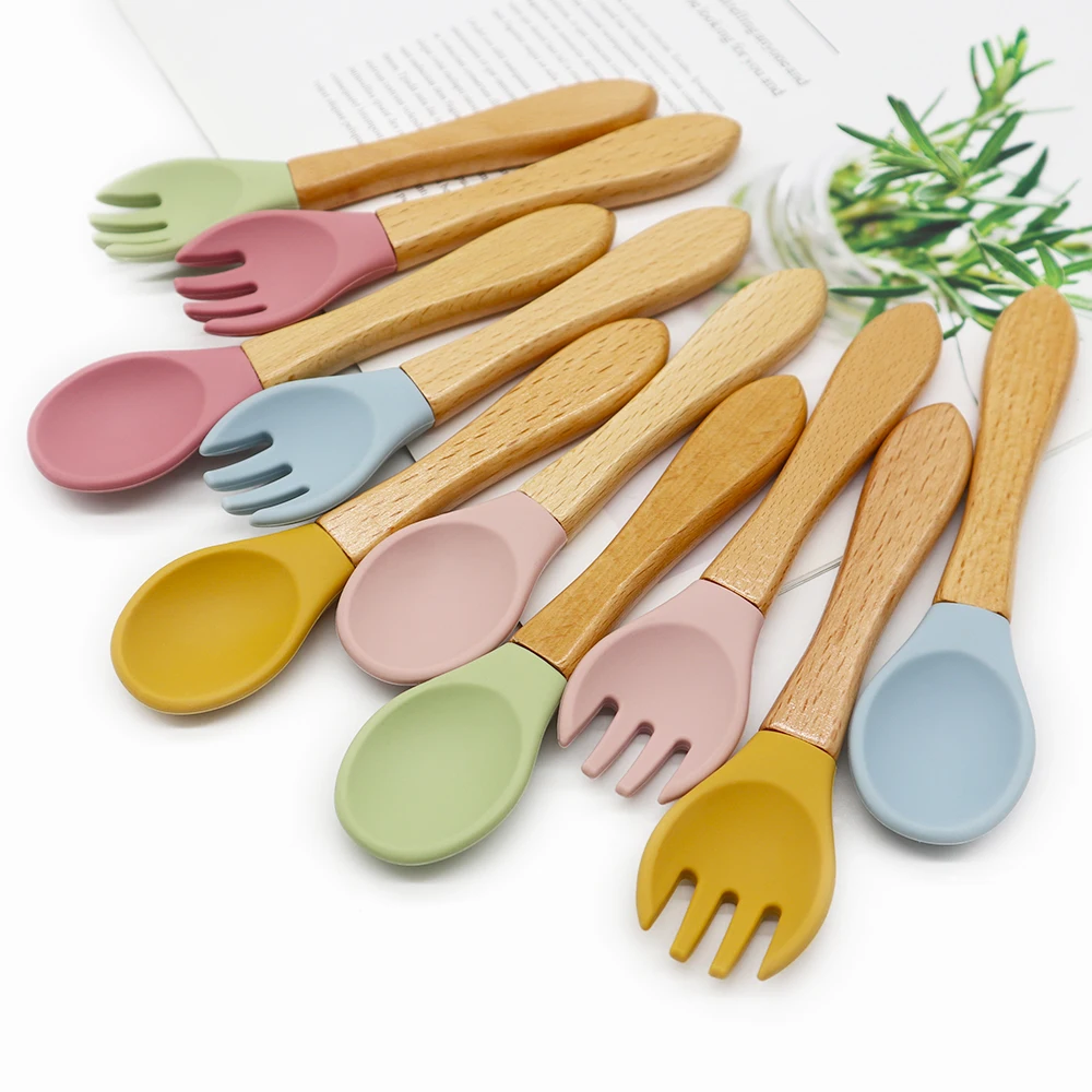 

baby silicone feeding bowl and spoon set 2 in 1 cutlery set baby feeder holder training silicone spoons for children, Customized color