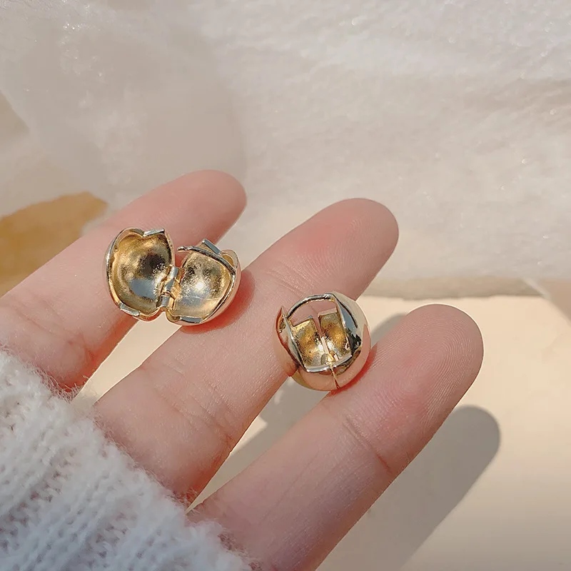 

Design Sense Temperament Gap Round Earrings Fashion Simple Earrings Circle Gold Plated Wholesale Earring Jewelry