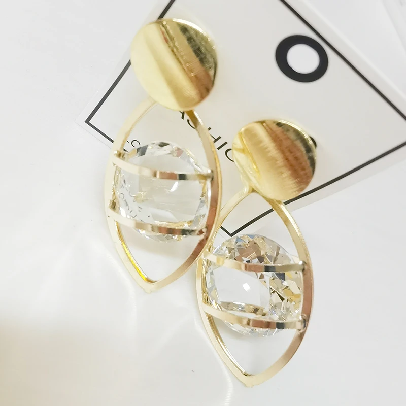 

Geometric solid crystal pendant and personalized Earrings fashion jewelry 2021