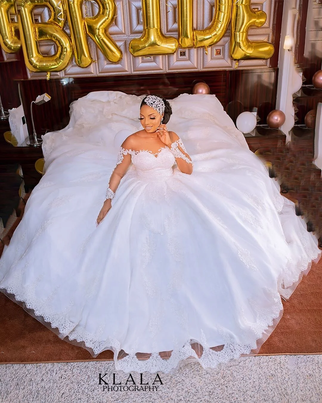 

Floor Length Sleeveless Tulle Puffy Big Ball Gown Off The Shoulder Wedding Dresses With Beaded Straps