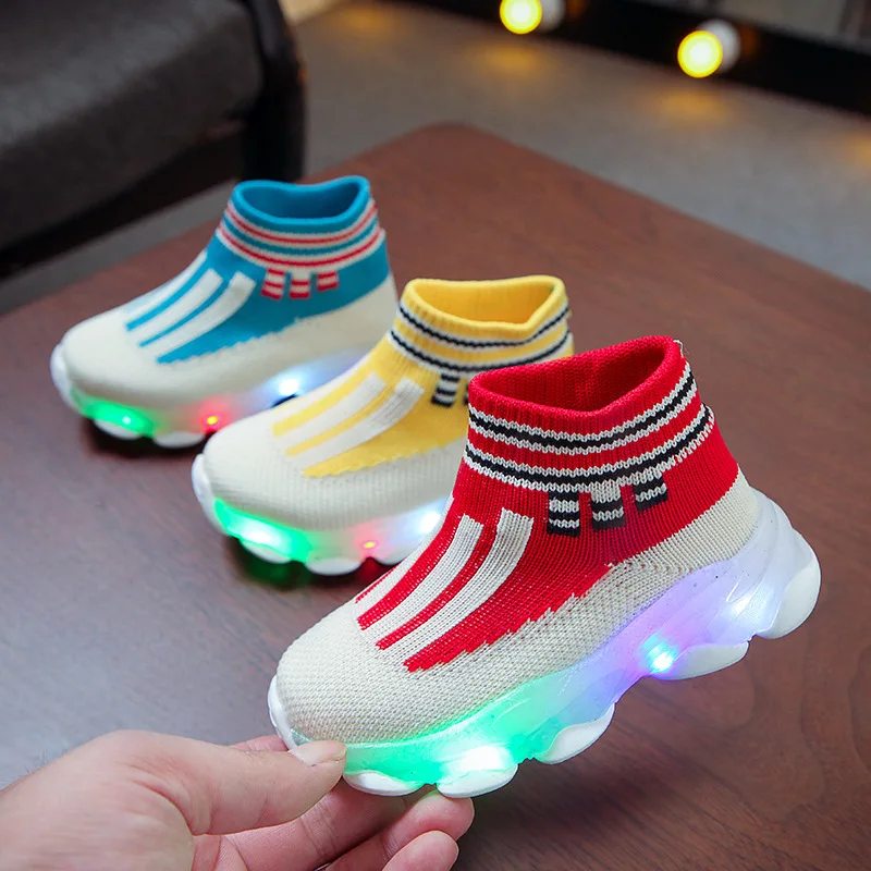 

New Children Luminous Shoes Boys Girls Sport Running Shoes Baby Flashing Lights Fashion Sneakers Toddler Little Kid LED, 3 colors