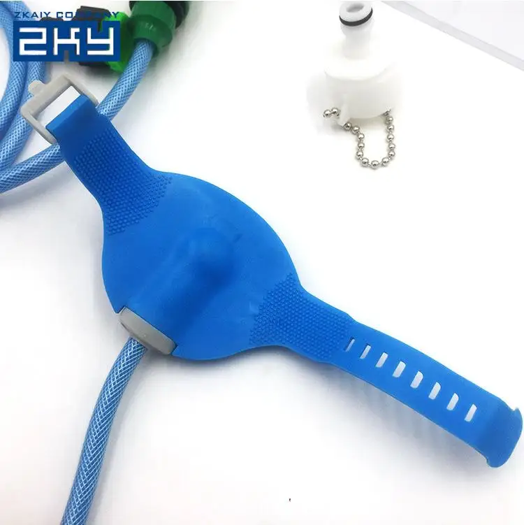 

Multi-Functional Outdoor Cleaning Dog Bathing Sprayer Pet Bathing Tool, Blue