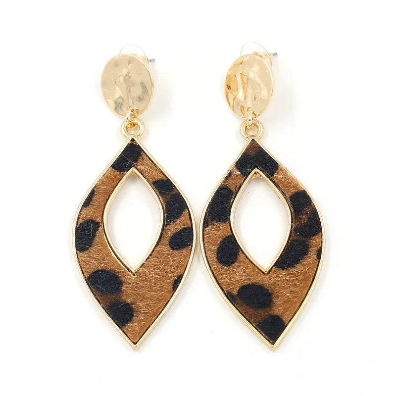 

Newly Development Snake Printing PU Leaf Shape Metal Earring 2020, Gold