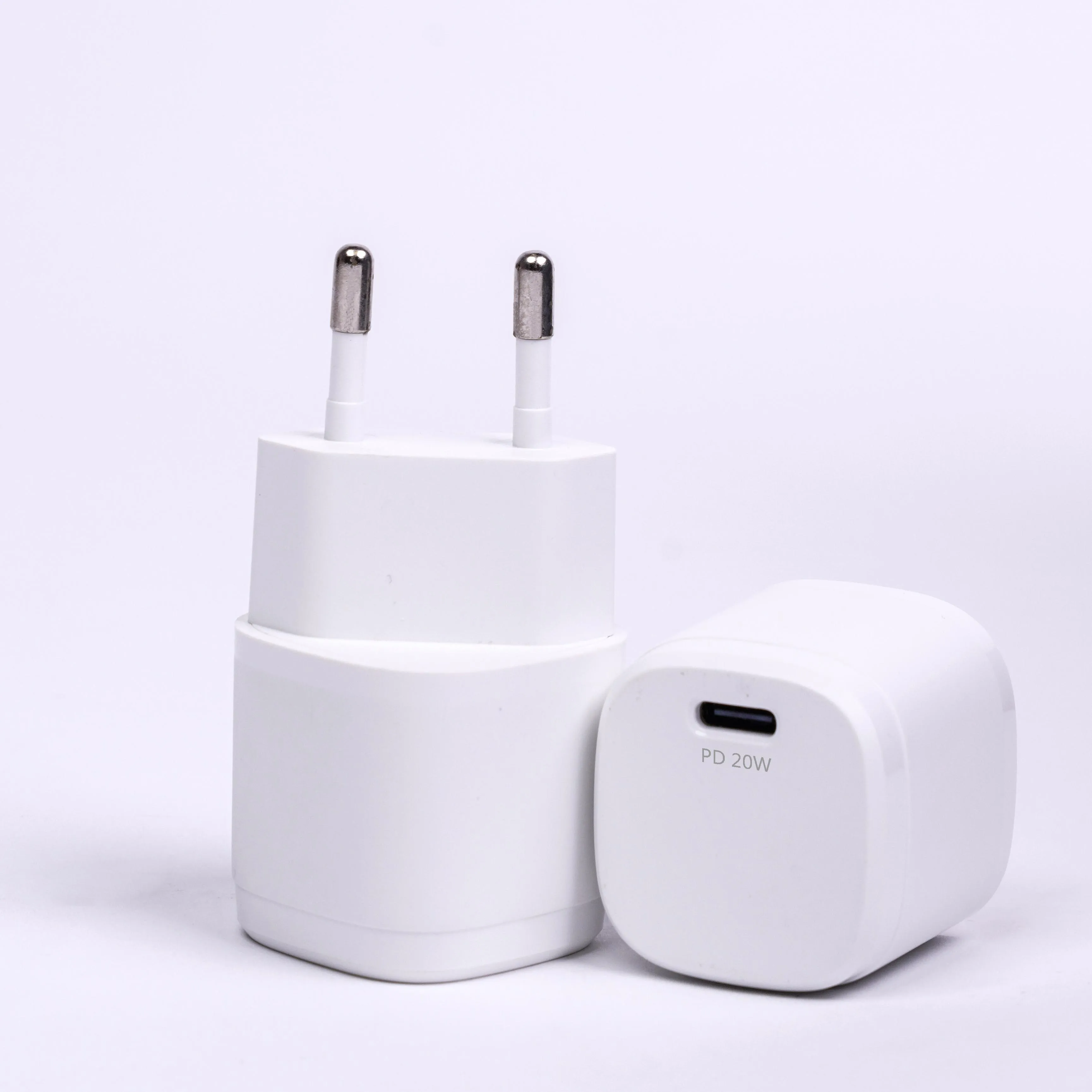 

white CE RoHS approval quality mini portable usb-c wall charger PD 20W fast charging type c phone charger for iPhone 12 13, White/black oem