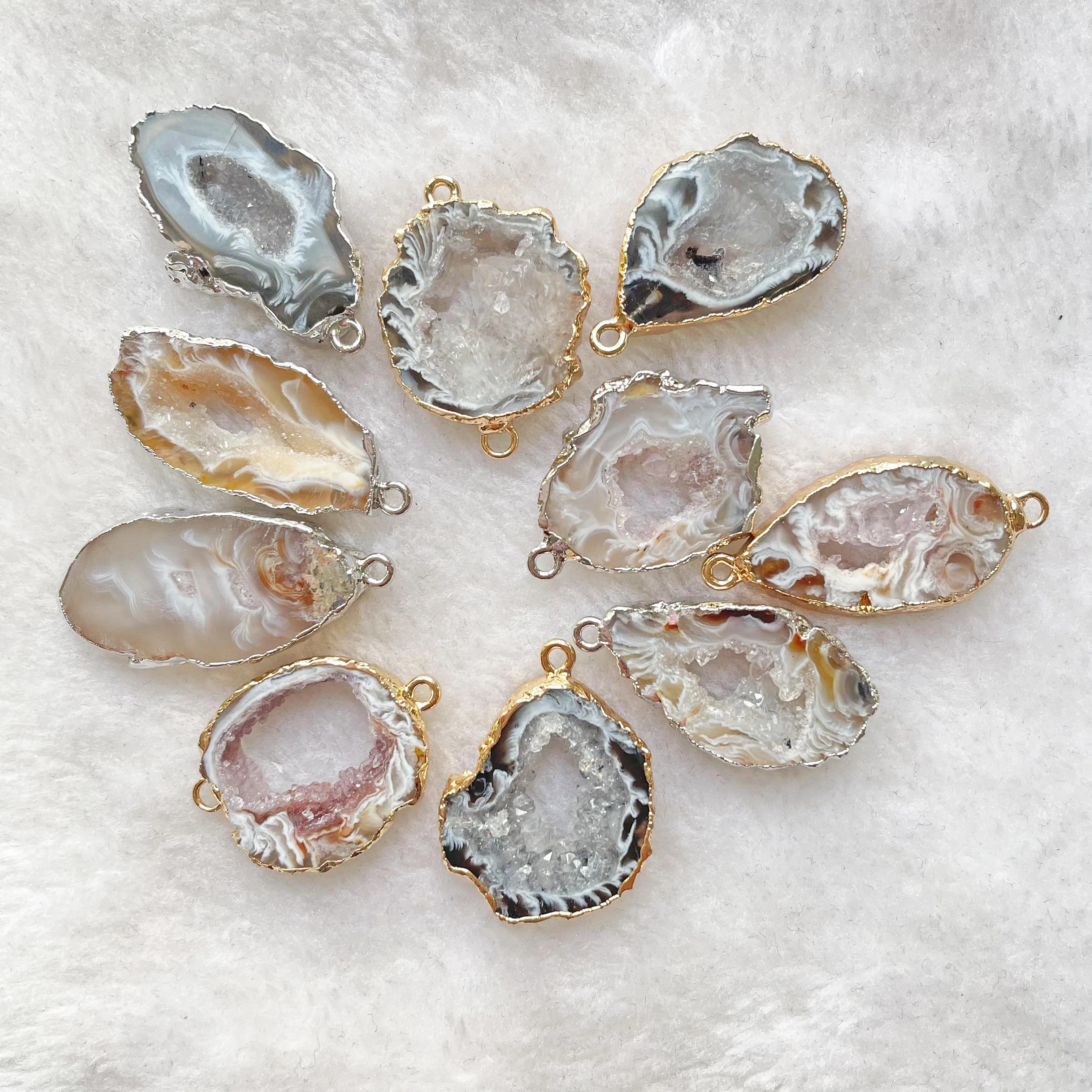 Wholesale Natural Crystal High Quality Hand Carving Folk Crafts Different Colour Agate Geodes Pendant for Necklace