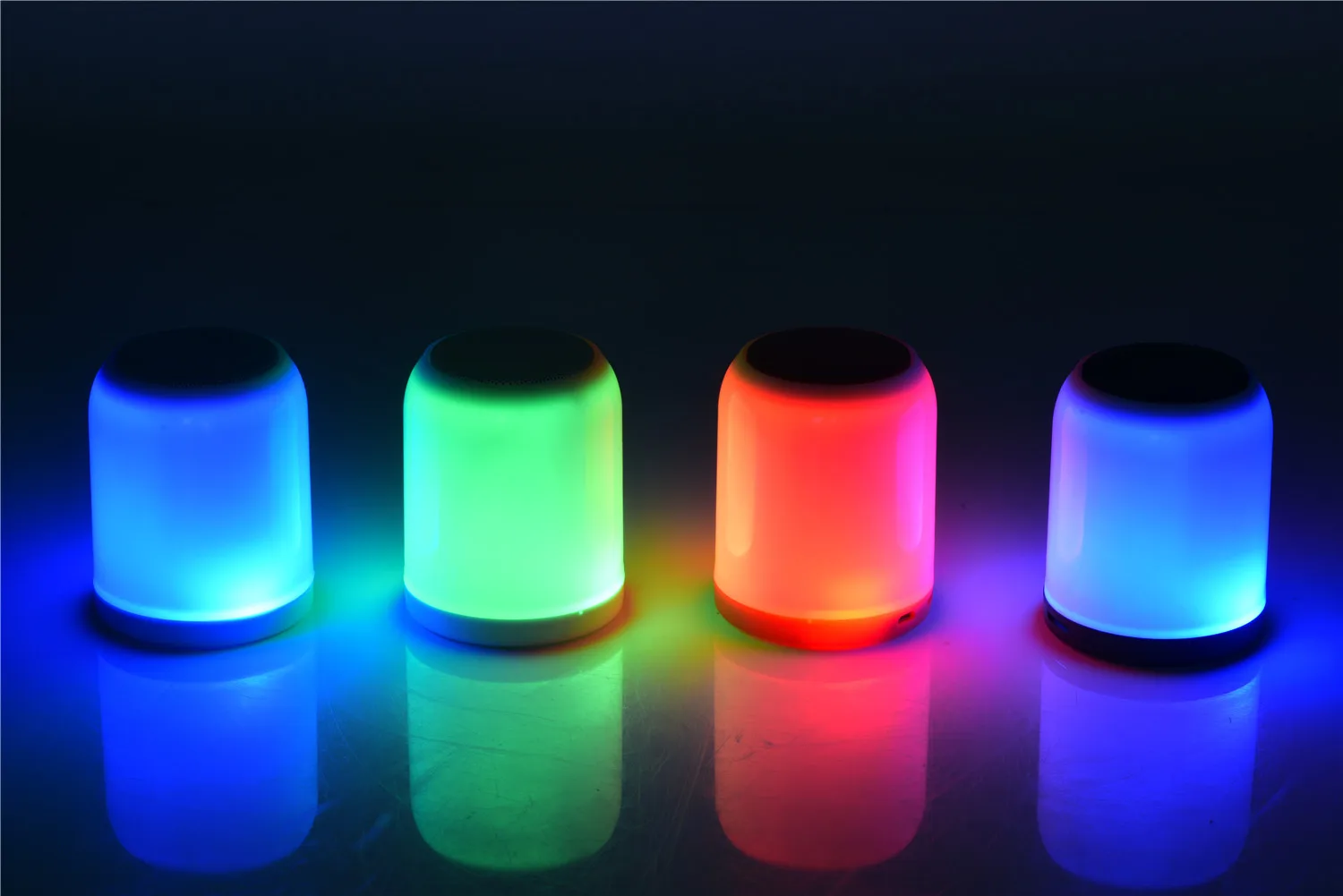 Senpaga Agordita logebla portebla sendrata sono malgranda mini bluetooth-promocio donac-parolanta karto-bendo led speaker - ANKUX Tech Co., Ltd